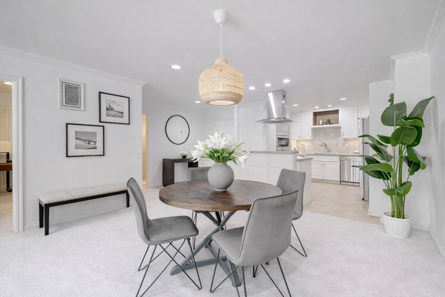 Building Photo - 516 San Vicente Blvd