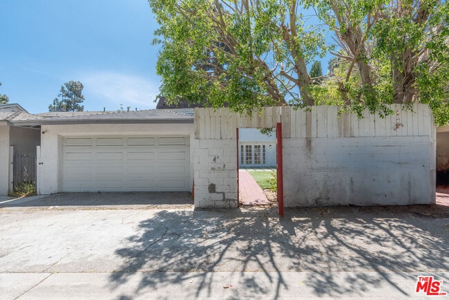 Building Photo - 3026 Inglewood Blvd