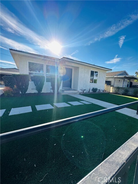 Building Photo - 3634 Caspian Ave