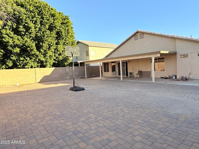 Building Photo - 4762 W Taro Dr