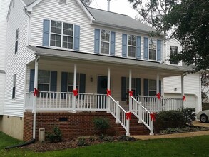 Building Photo - 4497 Village Park Dr W