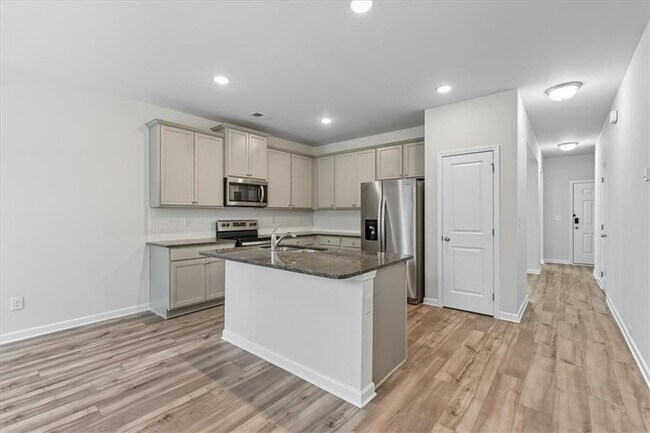 Building Photo - 2832 Saratoga Lake View