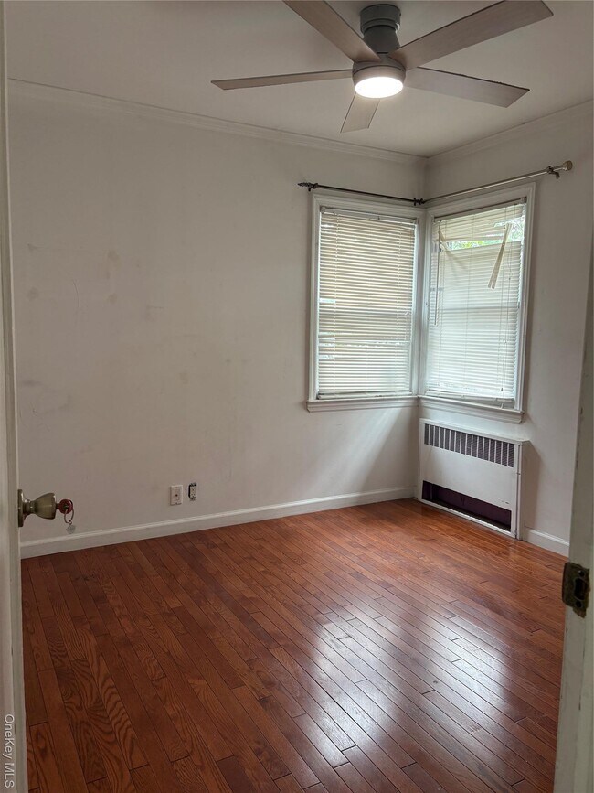 Building Photo - 1702 Aladdin Ave