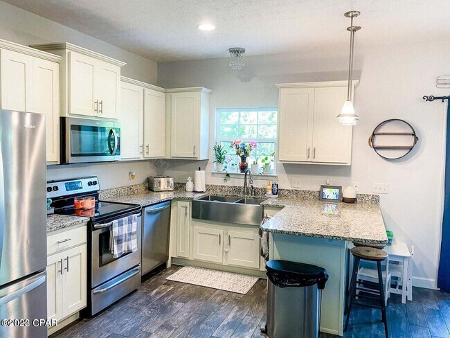 Building Photo - 2417 Causeway Manor Ct