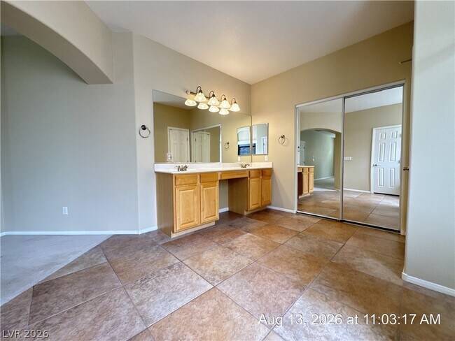 Building Photo - 2768 Craigmillar St