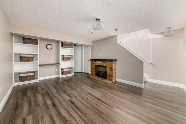 Building Photo - 5052 Stoneybrook Blvd