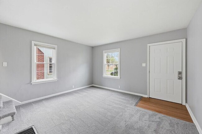 Building Photo - 737 E Mithoff St