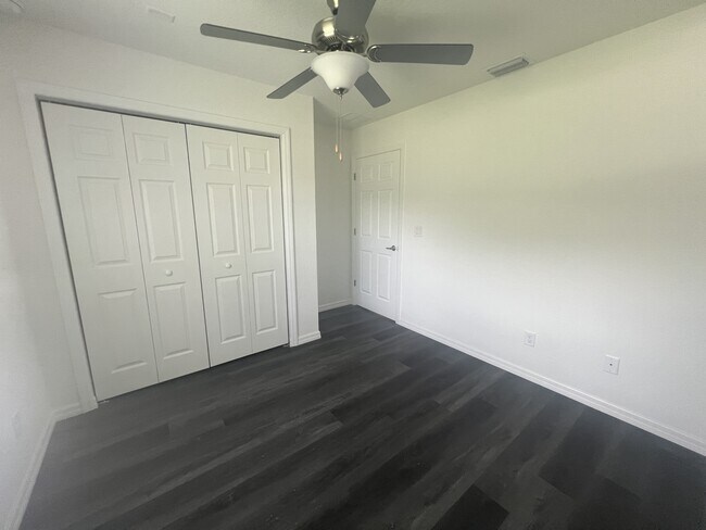 Building Photo - 128 Sparrow Rd