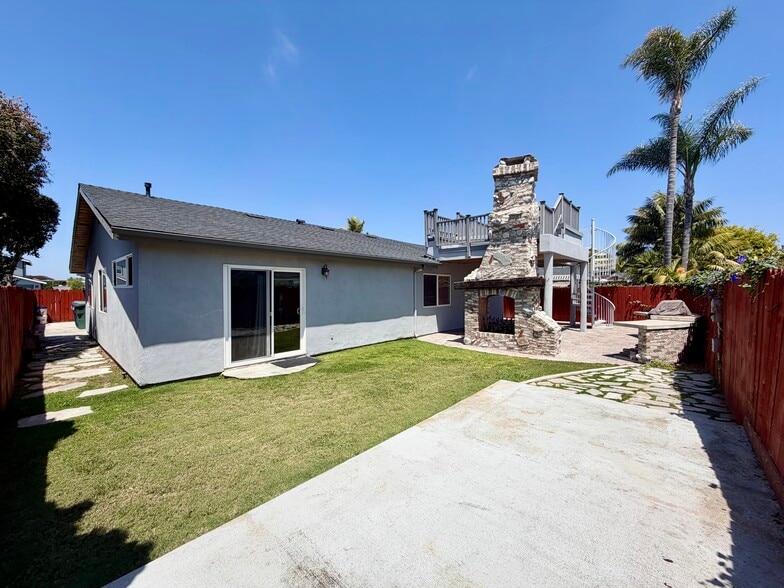 Building Photo - 9272 Sunridge Dr