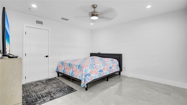 Building Photo - 6290 W 16th Ave