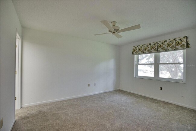 Building Photo - 766 Village Cir