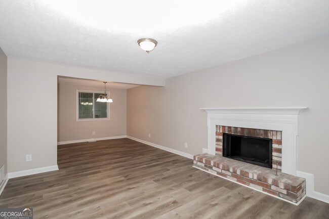 Building Photo - 5356 Olde St