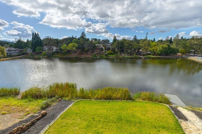 Building Photo - Waterfront 4 bed 4 bath 3,887 sq. ft.