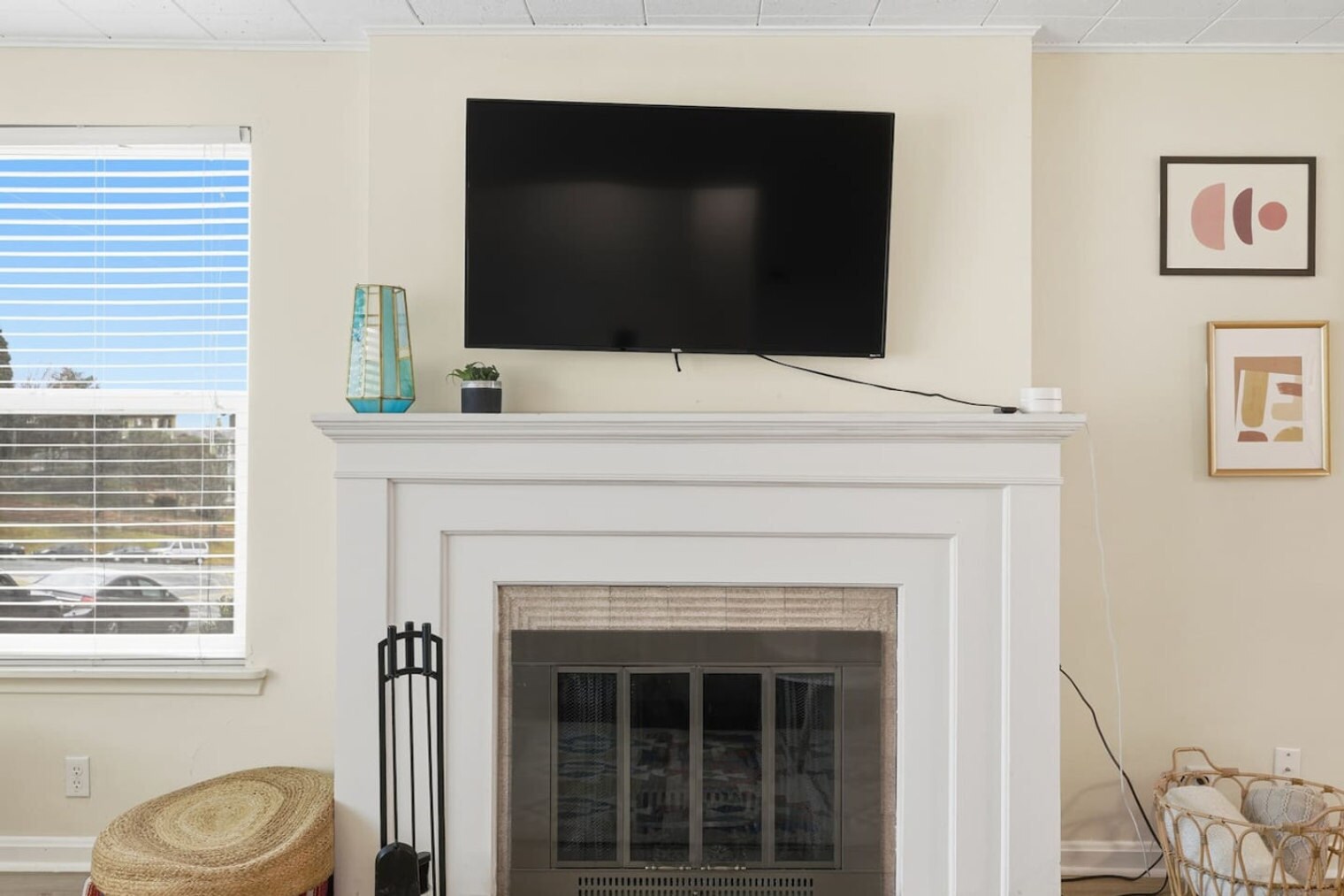 Building Photo - 237 N Center St