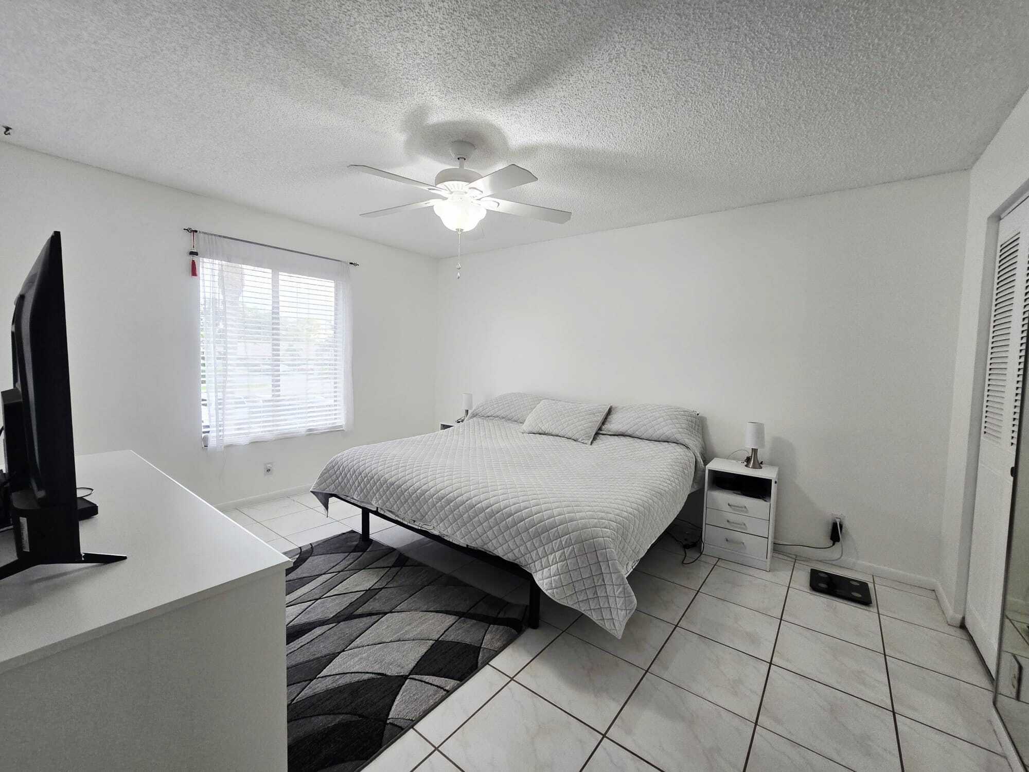 Building Photo - 1102 Green Pine Blvd