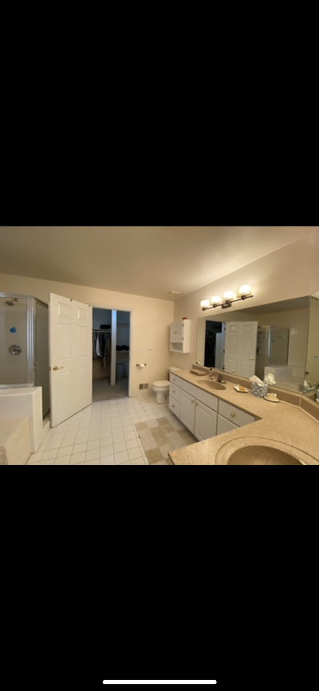 Building Photo - 2914 Leslie Park Cir