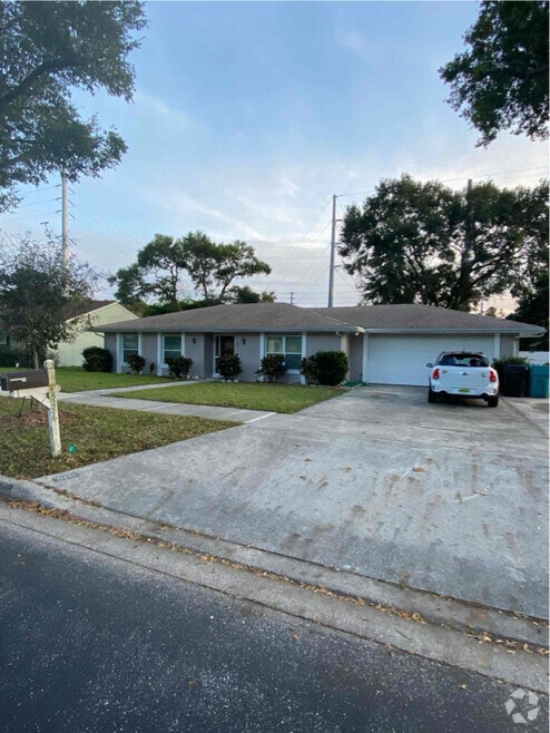 Building Photo - 5286 Hoperita St