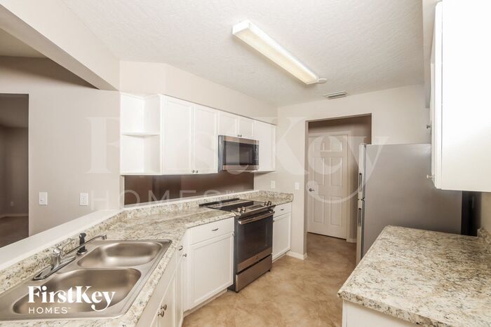 Building Photo - 601 Londonderry Cir SE