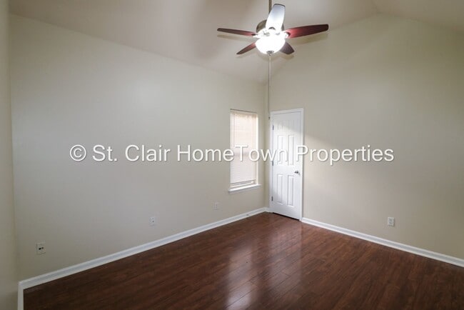 Building Photo - Family Home in Fox Hollow