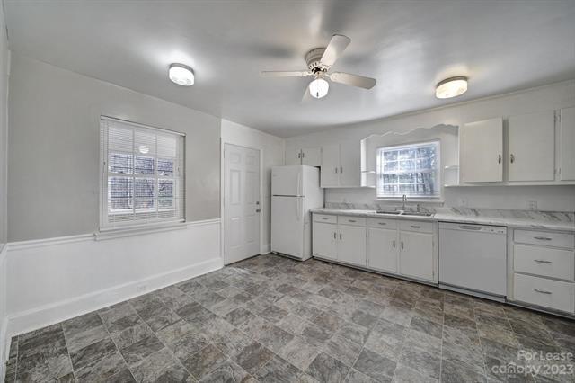 Building Photo - 3033 Pleasant Plains Rd