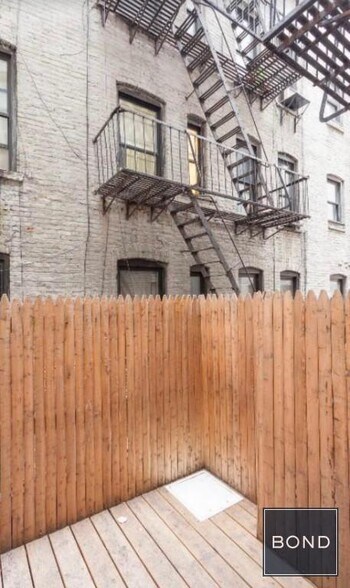 Building Photo - 416 E 13th St