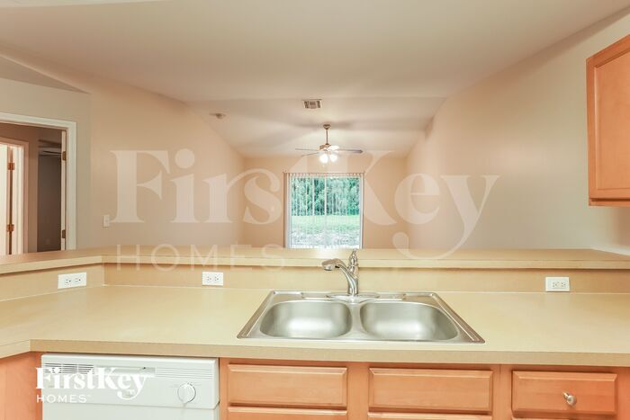 Building Photo - 4724 13th St SW