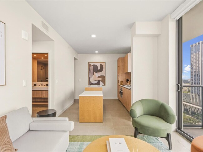 Building Photo - 11 NE 6th St