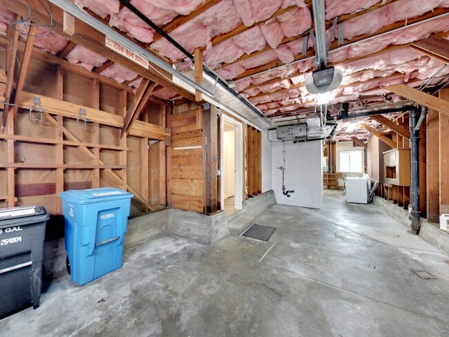 Building Photo - 2167 40th Ave