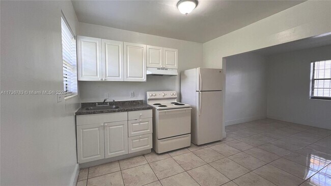 Building Photo - 3711 NW 24th Ave