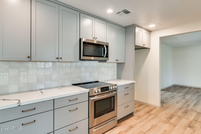 Building Photo - 4402 W El Camino Dr