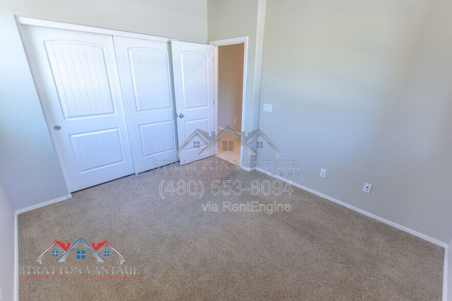 Building Photo - 17113 W Diana Ave