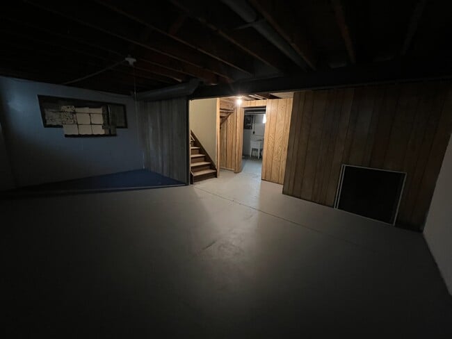 Building Photo - 9412 Mt Auburn Ave