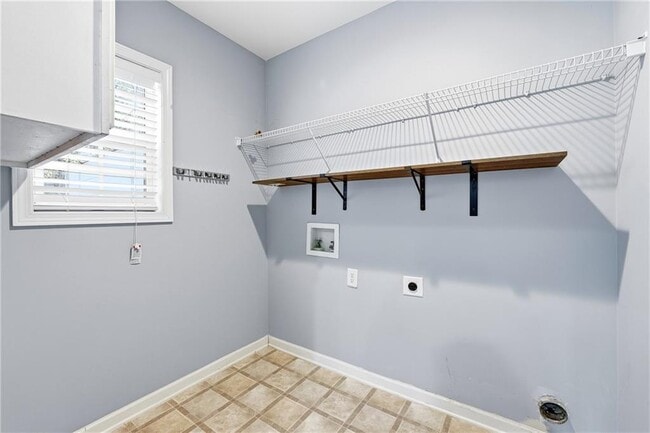 Building Photo - 5440 Village View Ln SW