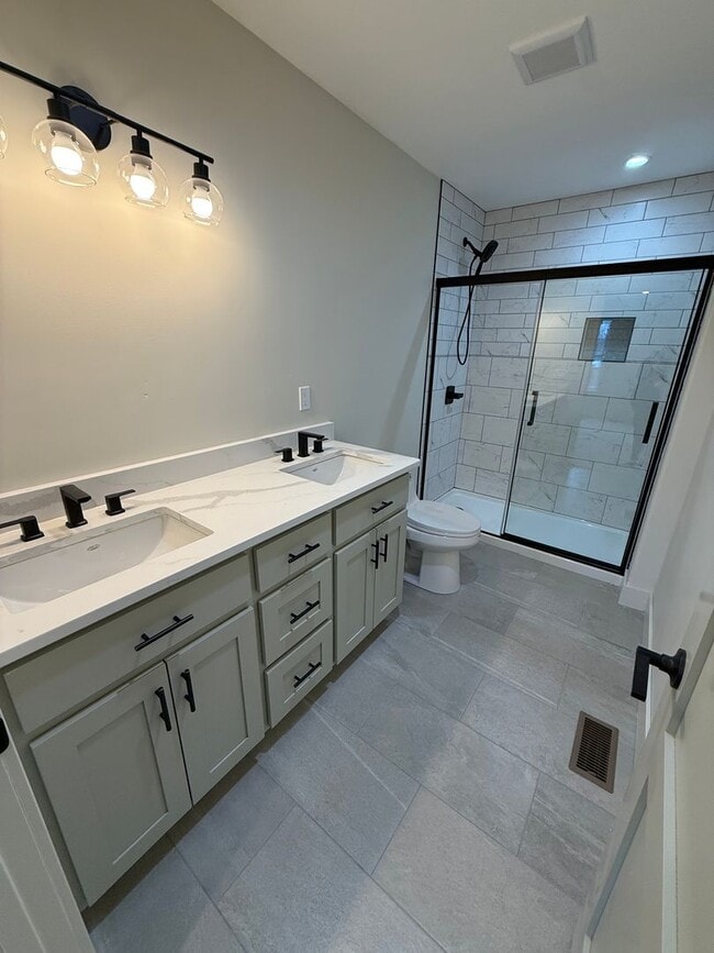 Building Photo - 6711-6715 New Town Ave.