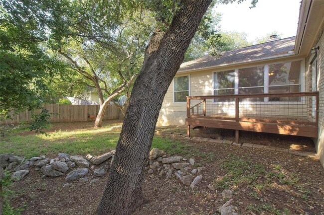 Building Photo - 610 Palo Alto Ln