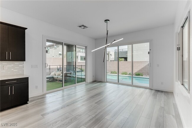 Building Photo - 10312 Jade Point Dr