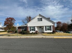 Building Photo - 500 Penn St