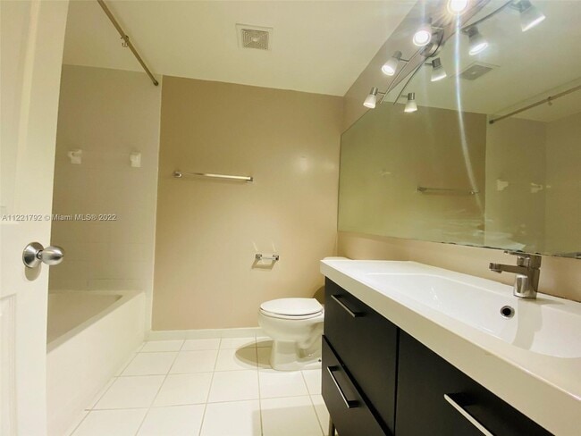 Building Photo - 2360 E Preserve Way