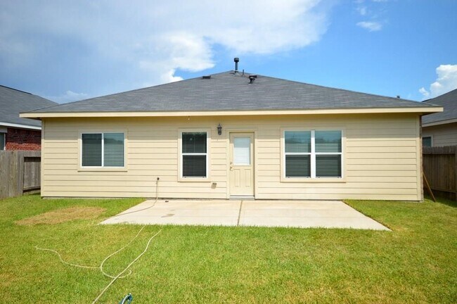 Building Photo - 2727 Lakecrest River Dr