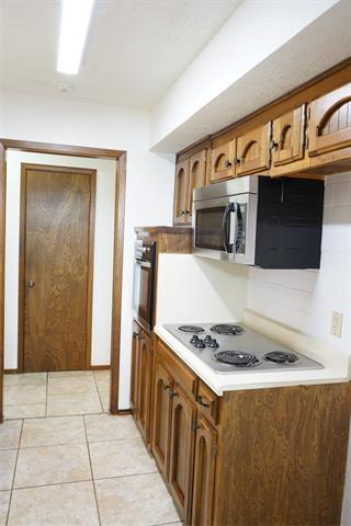 Building Photo - 3905 Glenbrook Dr