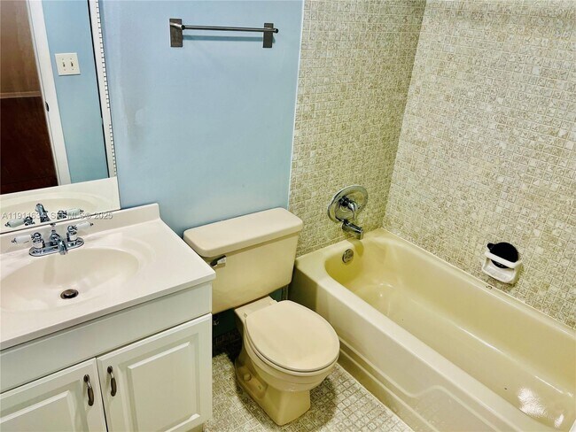 Building Photo - 1021 Mockingbird Ln