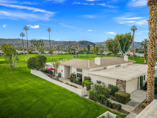Building Photo - Luxury Golf Course Retreat in Indian Wells