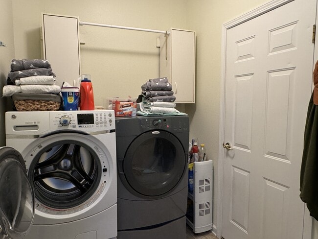 Building Photo - 110 Oglehili Trace