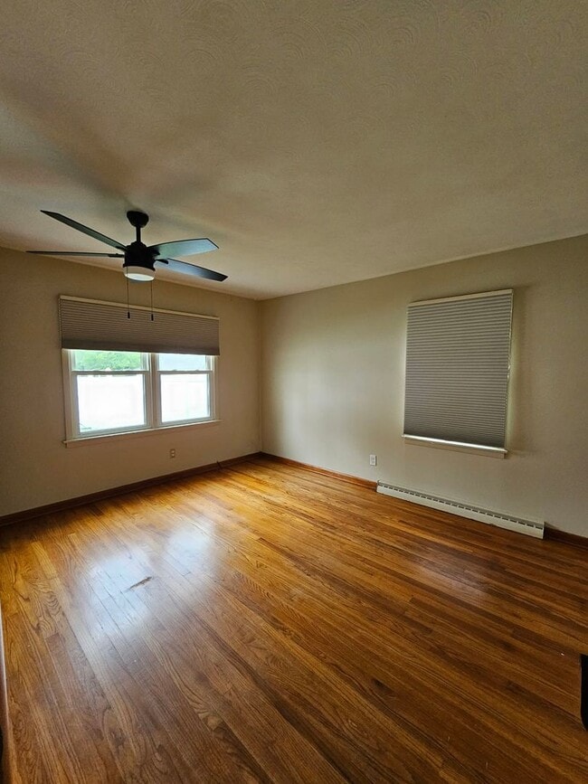 Building Photo - South Shores! 3 Bed, 1.5 bath