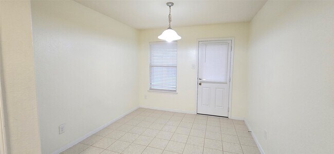 Building Photo - 15215 Benson Landing Dr