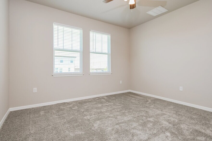 Building Photo - 2331 Raven Rdg Dr