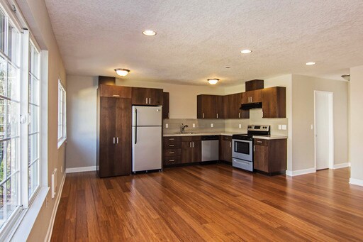 Building Photo - Multnomah Heights