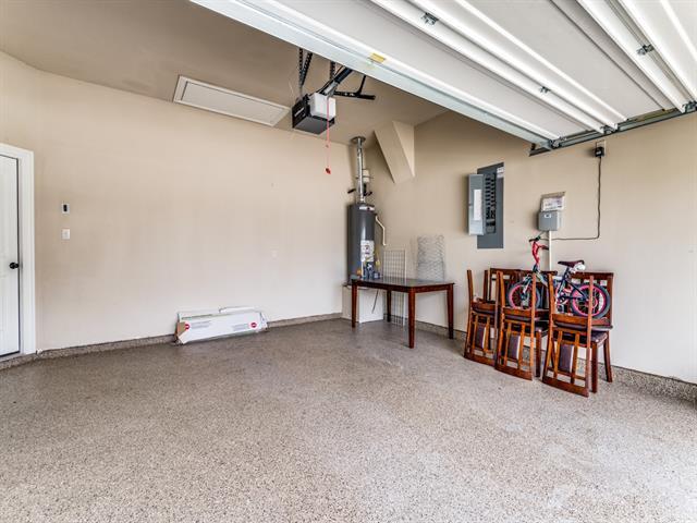 Building Photo - 820 Callcott St