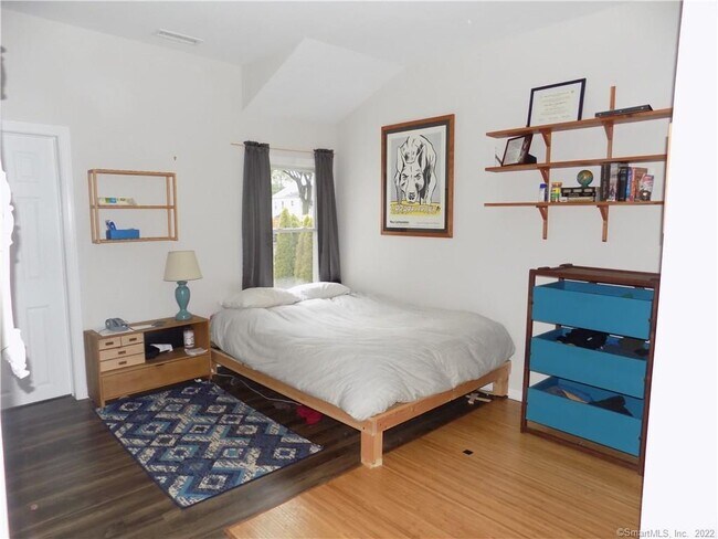 Building Photo - 168 Greenwood Ave