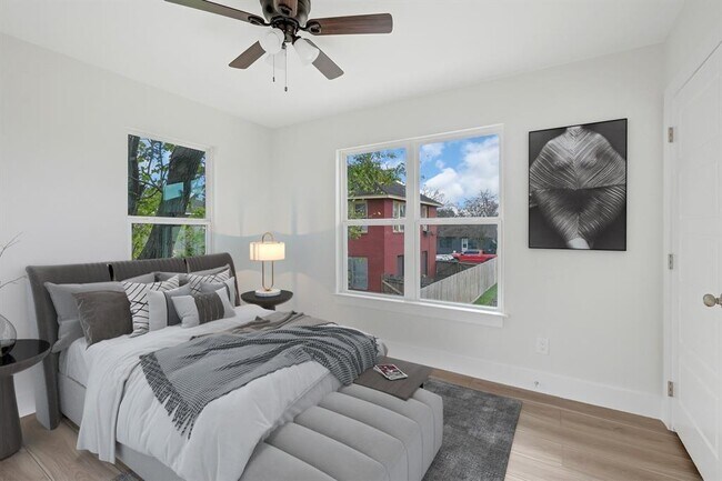 Building Photo - 5621 Eskridge St